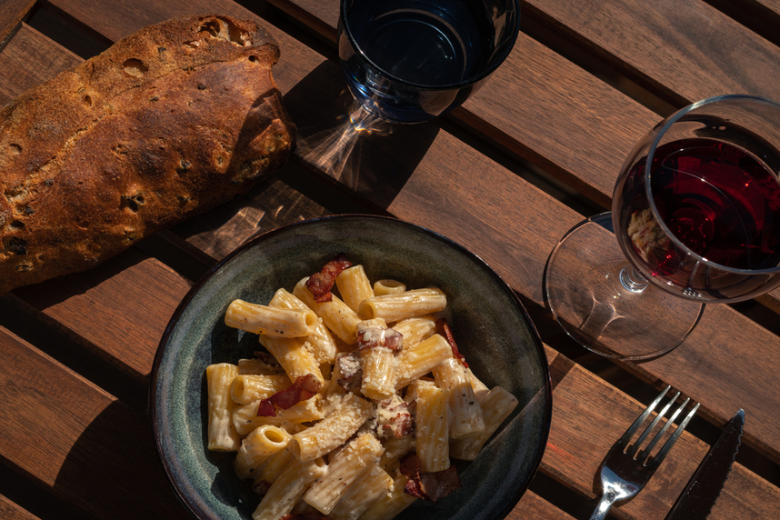 red or white wines with carbonara